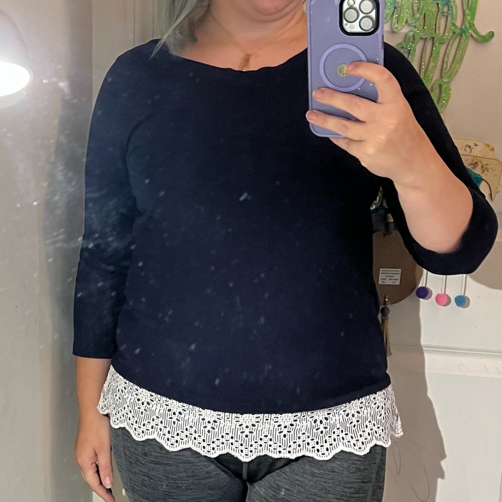 TALBOTS NAVY BLUE EUC COTTON JERSEY KNIT LONG SLEEVE TOP BLOUSE CUTOUT LACE TRIM